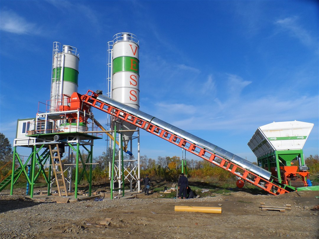 Concrete_Batching_Plant_With_Equipments.jpg